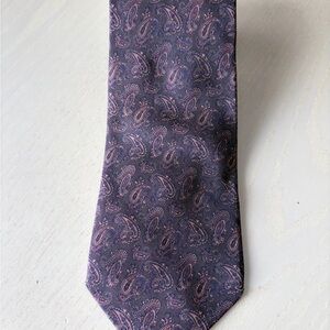 Elegant Paisley Tie in Purple and Pink